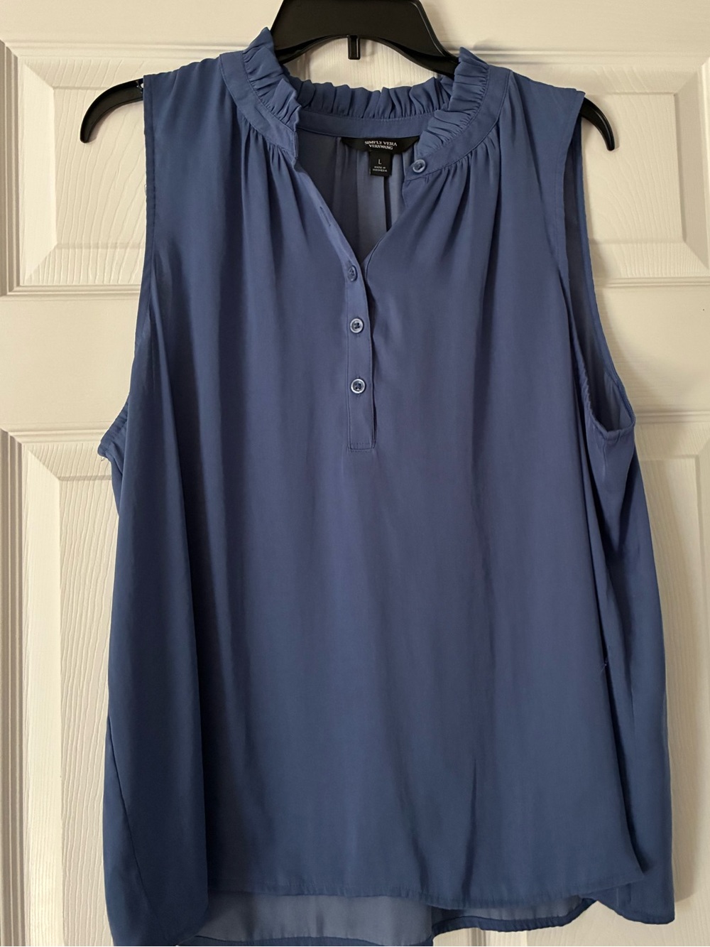 ⭐️3/$15⭐️Simply Vera Vera Wang Sleeveless Ruffle-Neck Camisole - Blue